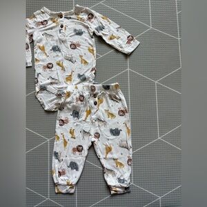 Milkberry|Baby boy/gender neutral White safari animal print set in bamboo•lion